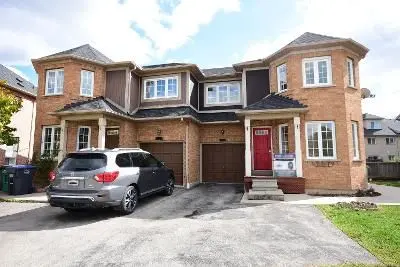 2415 Bankside DR, Mississauga, ON L5M 6E6