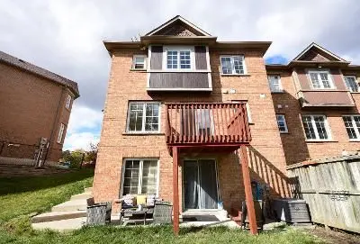 2415 Bankside DR, Mississauga, ON L5M 6E6