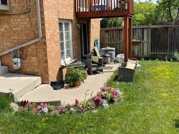 2415 Bankside DR, Mississauga, ON L5M 6E6