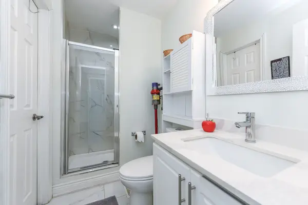 7101 Codlin AVE, Mississauga, ON L4T 2M3