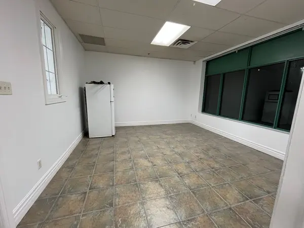 221 Deerhurst DR #8-9, Brampton, ON L6T 5L7