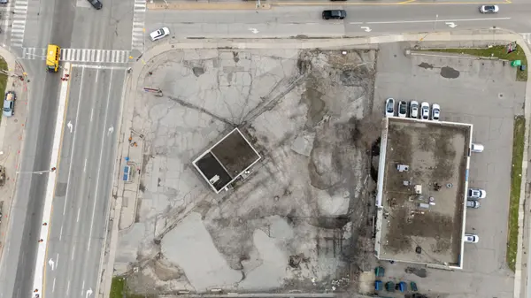 73 Kennedy RD S, Brampton, ON L6W 3E4