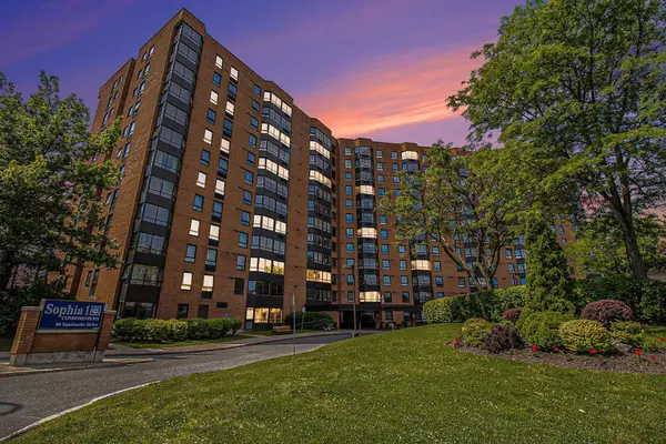 80 Sandcastle DR #616, South Of Baseline To Knoxdale, ON K2H 9E7