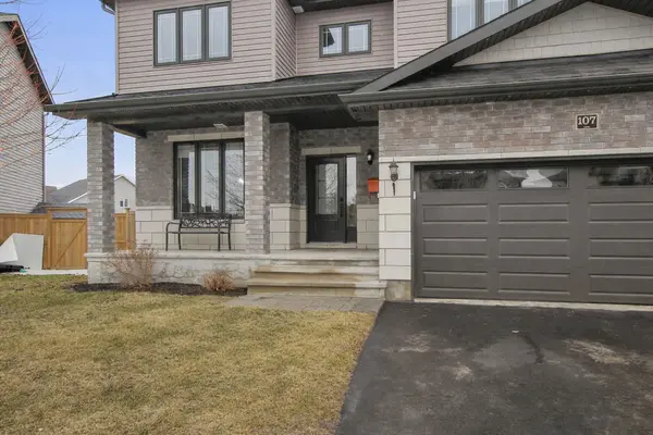 107 Francis ST, Carleton Place, ON K7C 0E9