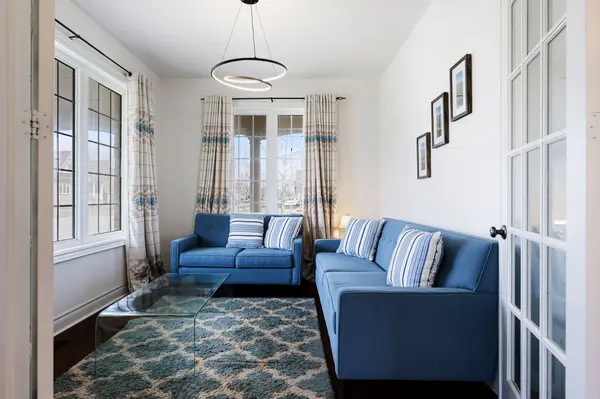 10 Stonegate AVE, Mono, ON L9W 5K6