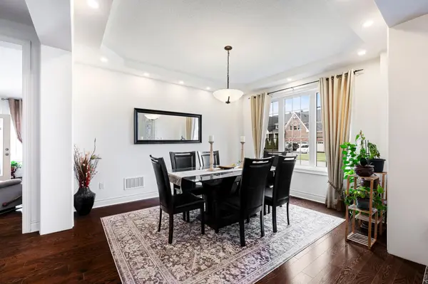 10 Stonegate AVE, Mono, ON L9W 5K6