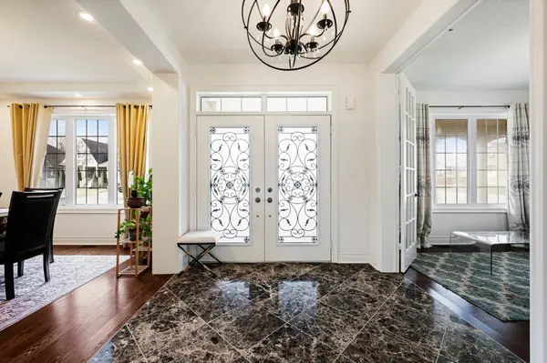 10 Stonegate AVE, Mono, ON L9W 5K6