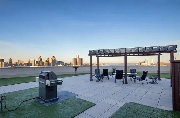 1225 River side DR W #701, Windsor, ON N9A 0A2