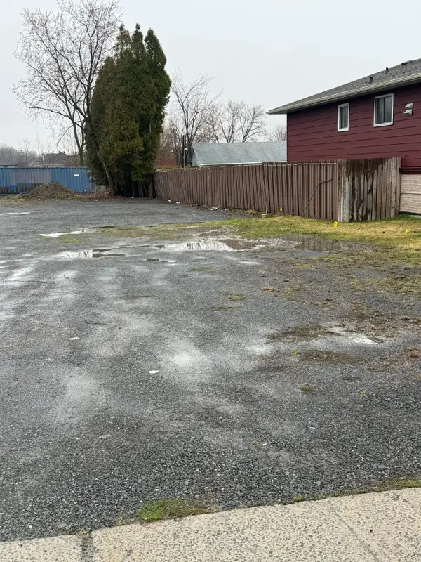 3007 Pitt ST, Cornwall, ON K6K 1A5