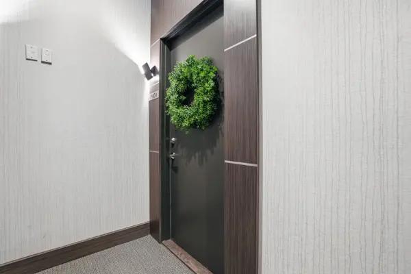 550 NORTH SERVICE RD #1504, Grimsby, ON L3M 0H9