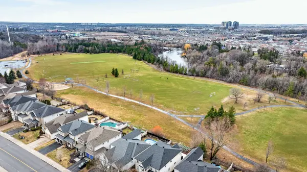 72 Riverstone DR, Barrhaven, ON K2J 5E6