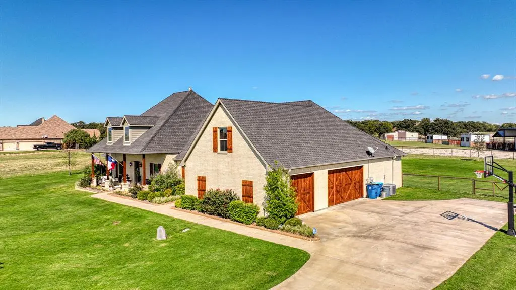 127 Trace Drive, Weatherford, TX 76087