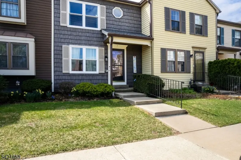 7 Great Horned Owl Ct, Allamuchy Twp., NJ 07840