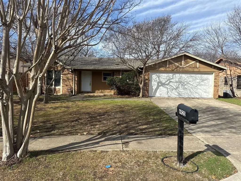 6925 Bennington Drive, Watauga, TX 76148