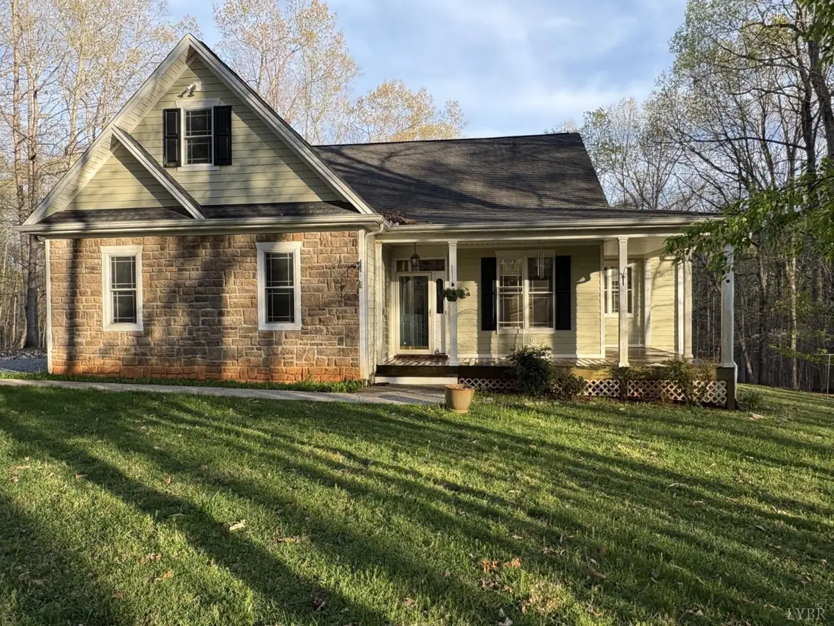 1837 Old Cifax RD, Goode, VA 24556