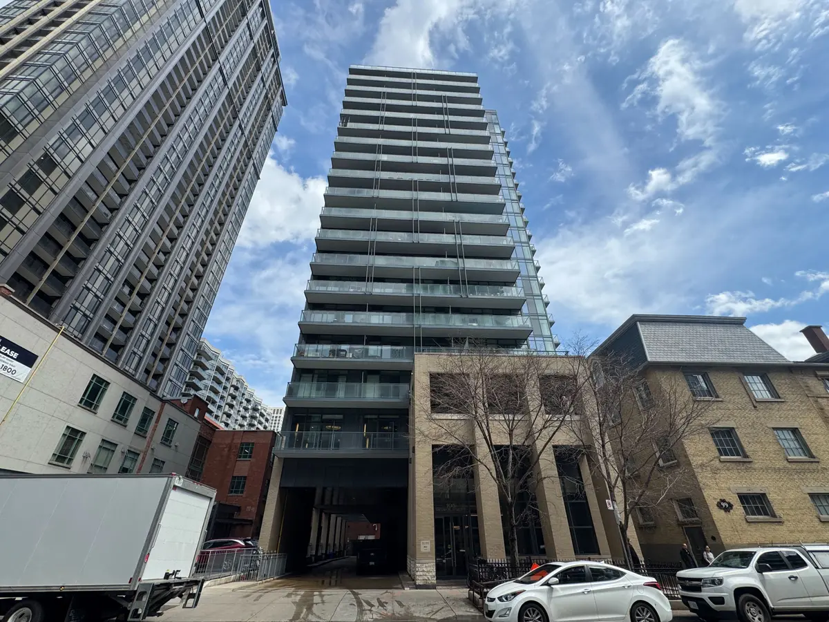 105 George ST #Lph2104, Toronto C08, ON M5A 2N4
