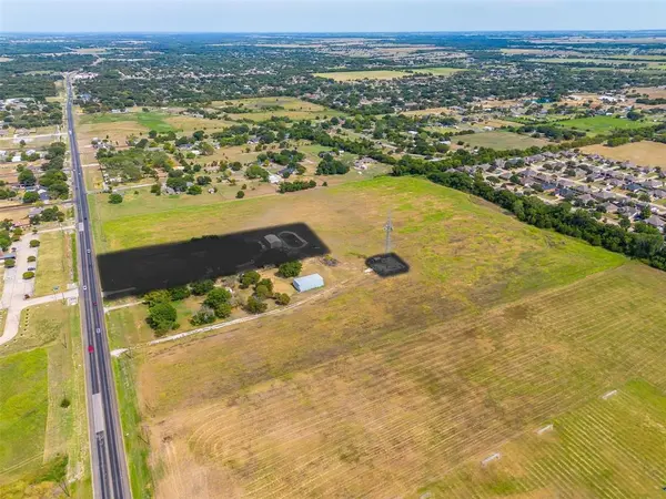 727 E Ovilla Road, Red Oak, TX 75154