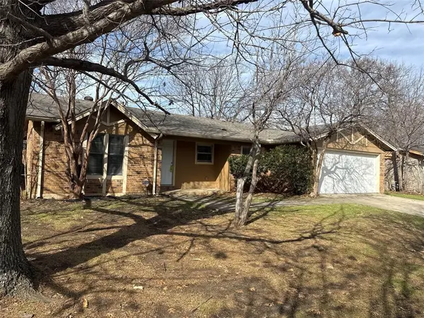 6925 Bennington Drive, Watauga, TX 76148