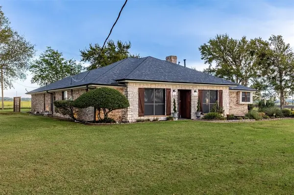 1642 Texas Longhorn Trail, Gunter, TX 75058