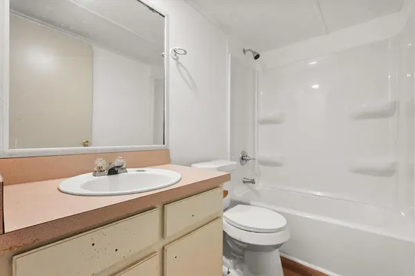 1509 E Apache Trail, Granbury, TX 76048