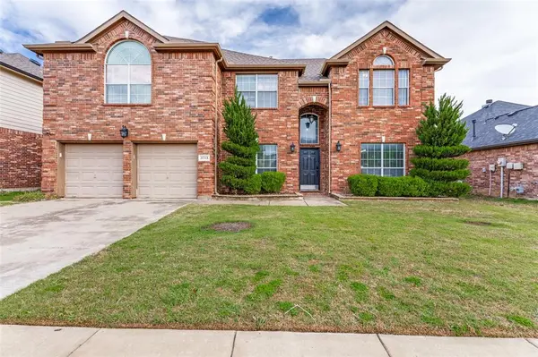 3713 Applesprings Drive, Fort Worth, TX 76244