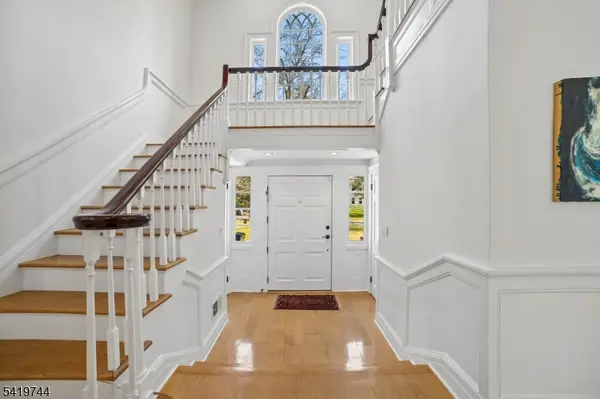 55 LAKEVIEW AVENUE, Millburn Twp., NJ 07078