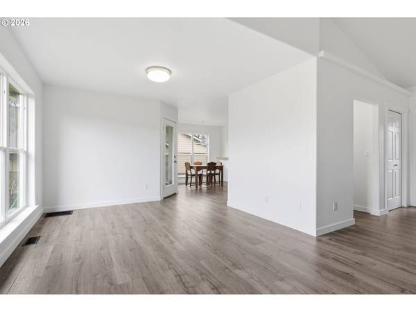 5535 NW JACKSON ST, Camas, WA 98607