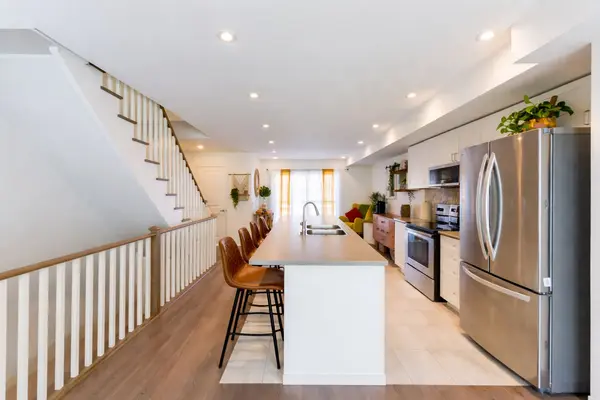 2500 Hill Rise CT #94, Oshawa, ON L1L 0M6