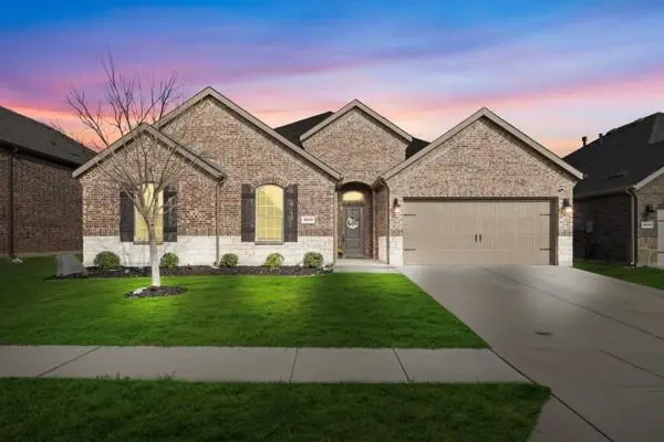 3516 Tunnel Avenue, Aubrey, TX 76227