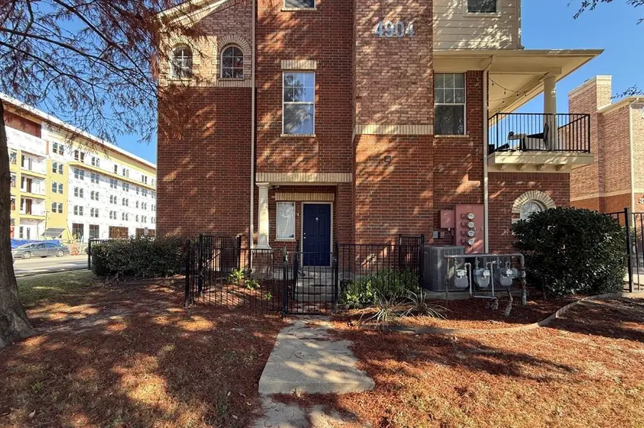 4904 Live Oak Street #1, Dallas, TX 75206