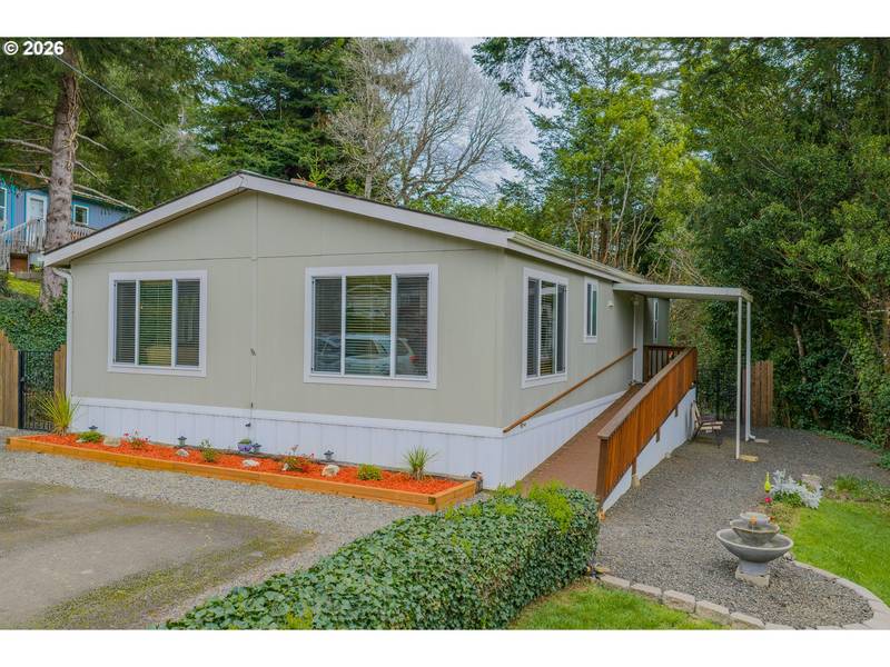 1050 N CEDAR POINT RD #C09, Coquille, OR 97423