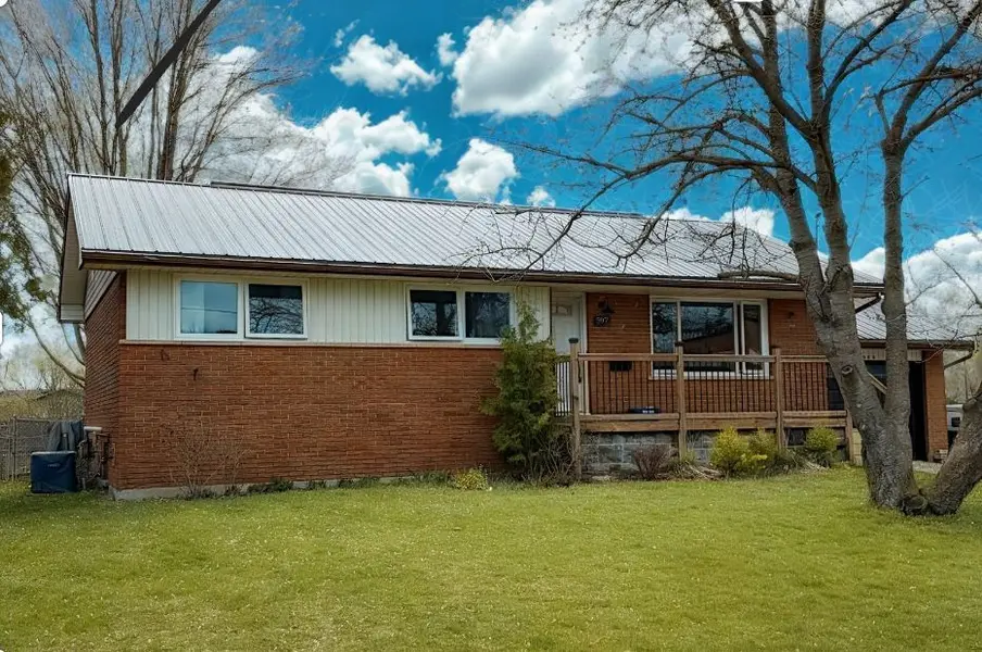 597 Gold ST, Warwick, ON N0M 2S0