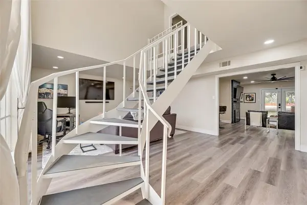 61 One Main Place, Benbrook, TX 76126