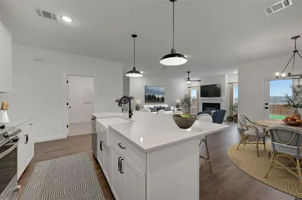 179 Summer Rain Way, Newark, TX 76071