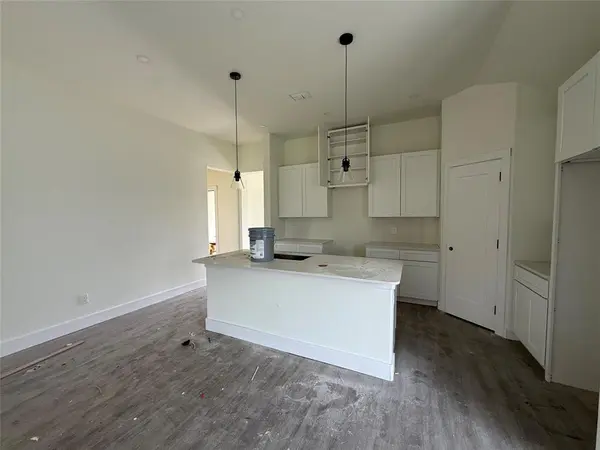 209 Comfort Drive, Godley, TX 76044