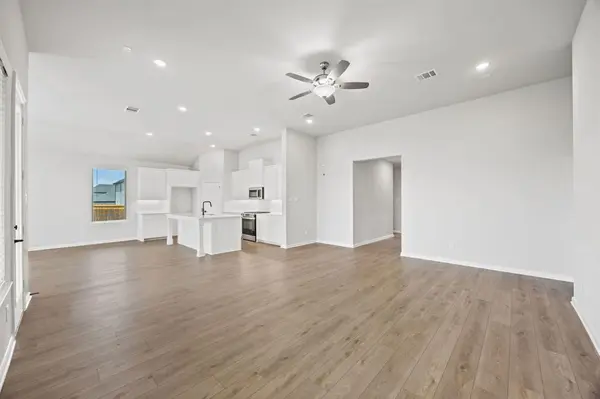 1507 Red Clover Avenue, Van Alstyne, TX 75495