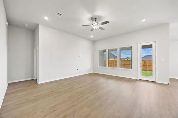 1507 Red Clover Avenue, Van Alstyne, TX 75495