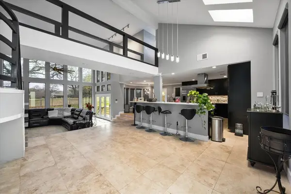 811 Turnberry Drive, Mansfield, TX 76063