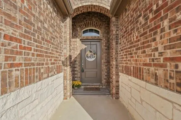 3516 Tunnel Avenue, Aubrey, TX 76227