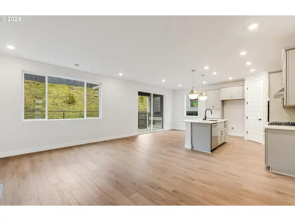 381 W MAPLE ST, Washougal, WA 98671