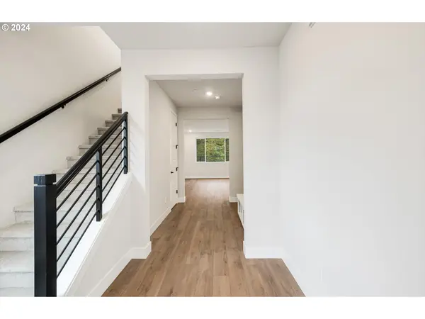 381 W MAPLE ST, Washougal, WA 98671