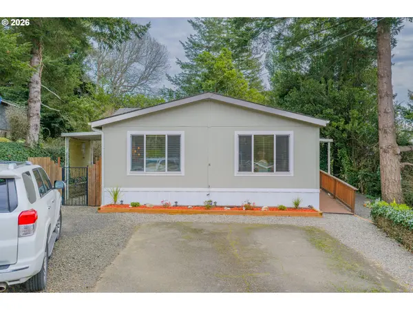 1050 N CEDAR POINT RD #C09, Coquille, OR 97423