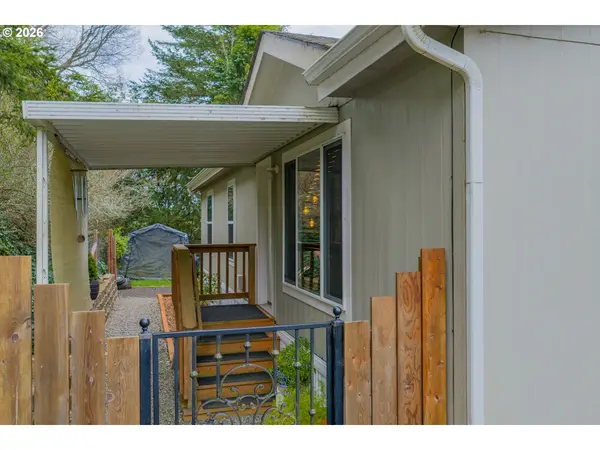 1050 N CEDAR POINT RD #C09, Coquille, OR 97423