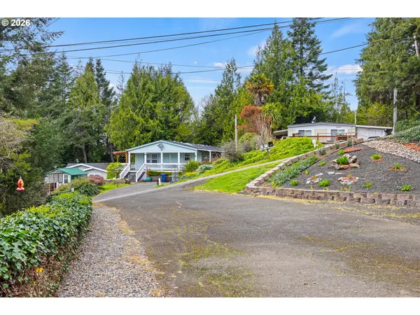 1050 N CEDAR POINT RD #C09, Coquille, OR 97423