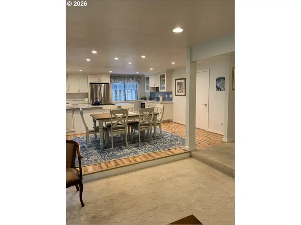 4341 COLLINS WAY, Lake Oswego, OR 97035