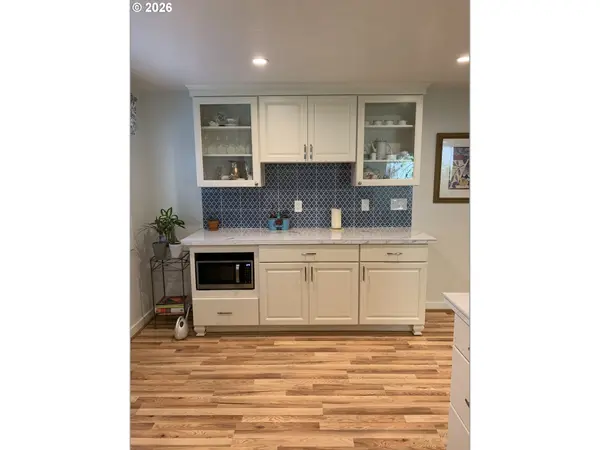 4341 COLLINS WAY, Lake Oswego, OR 97035