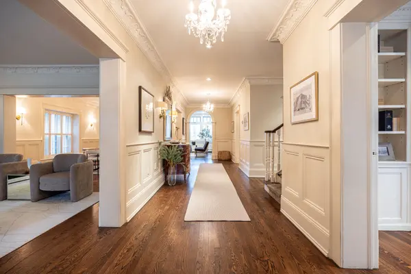 254 Russell Hill RD, Toronto C02, ON M4V 2T2