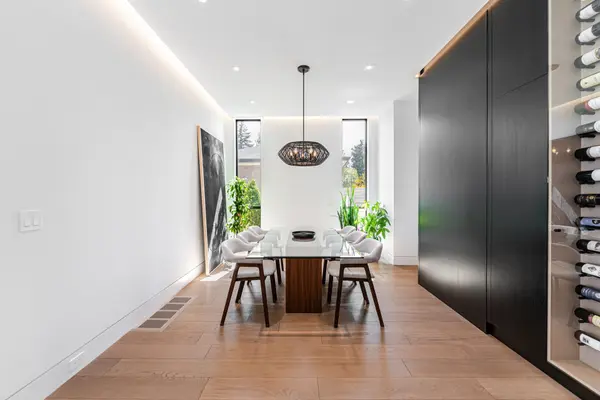 1337 Waverly AVE, Oakville, ON L6L 2S4