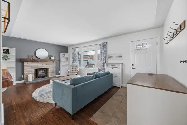 597 Gold ST, Warwick, ON N0M 2S0