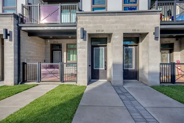 155 Thomas Slee DR #1F, Kitchener, ON N2P 0J8